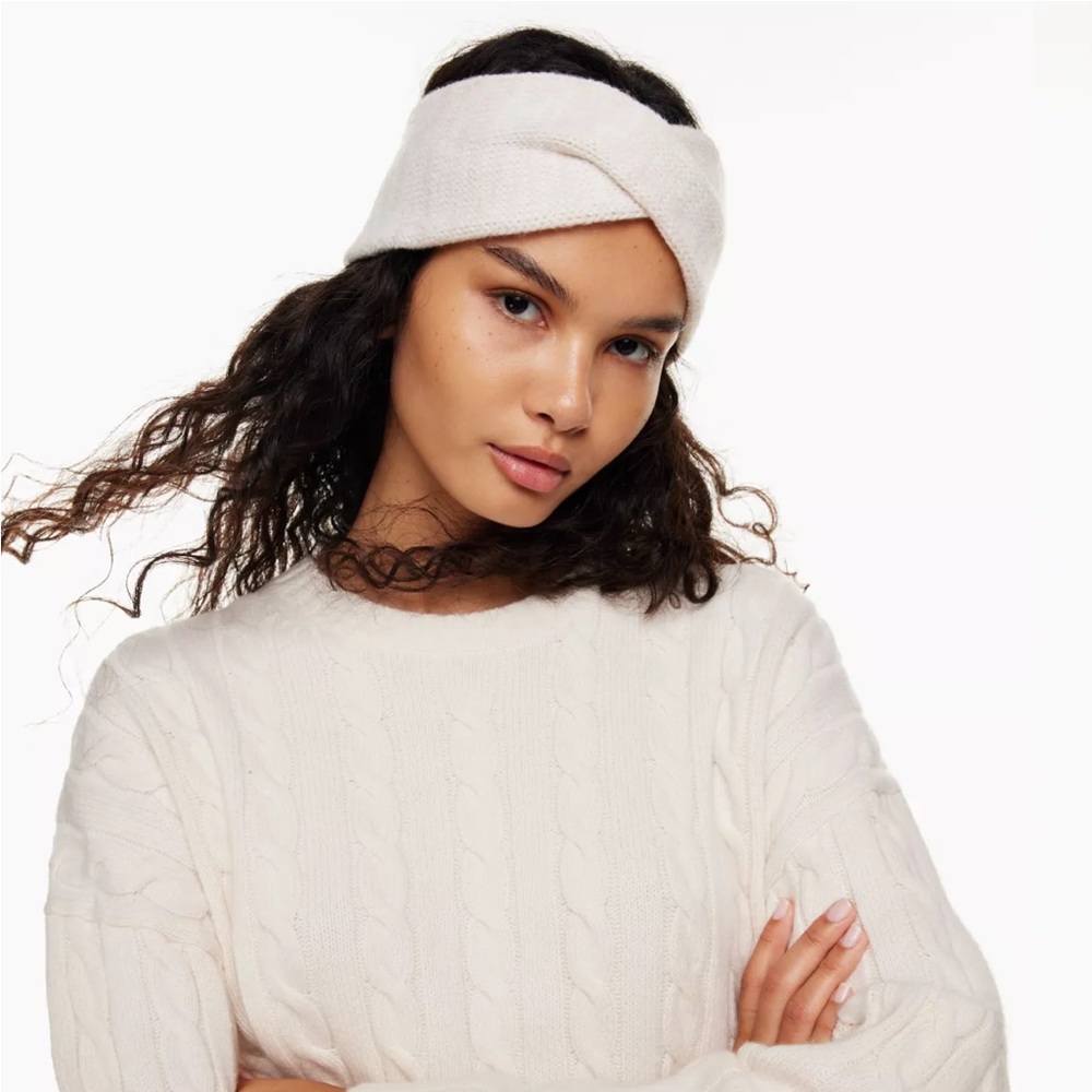 ☁️NWOT☁️ Aritzia Main Character Headband in Milk
